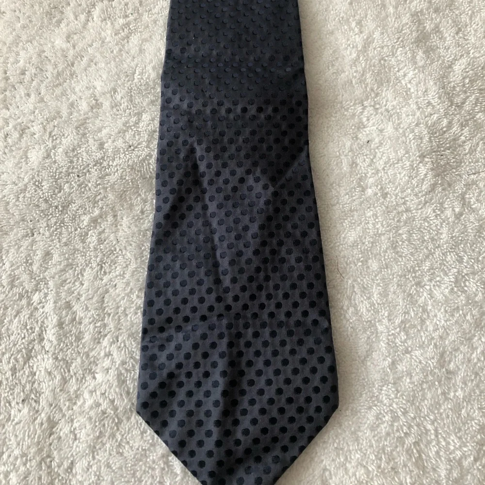 🌞 Banana Republic gray Tie w/black polka dots Made in Italy men one size